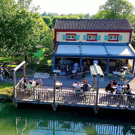 Une Bouteille Au Canal Dieupentale Exterior foto
